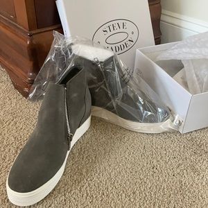Never worn! Steve Madden® Wedgie Sneaker!